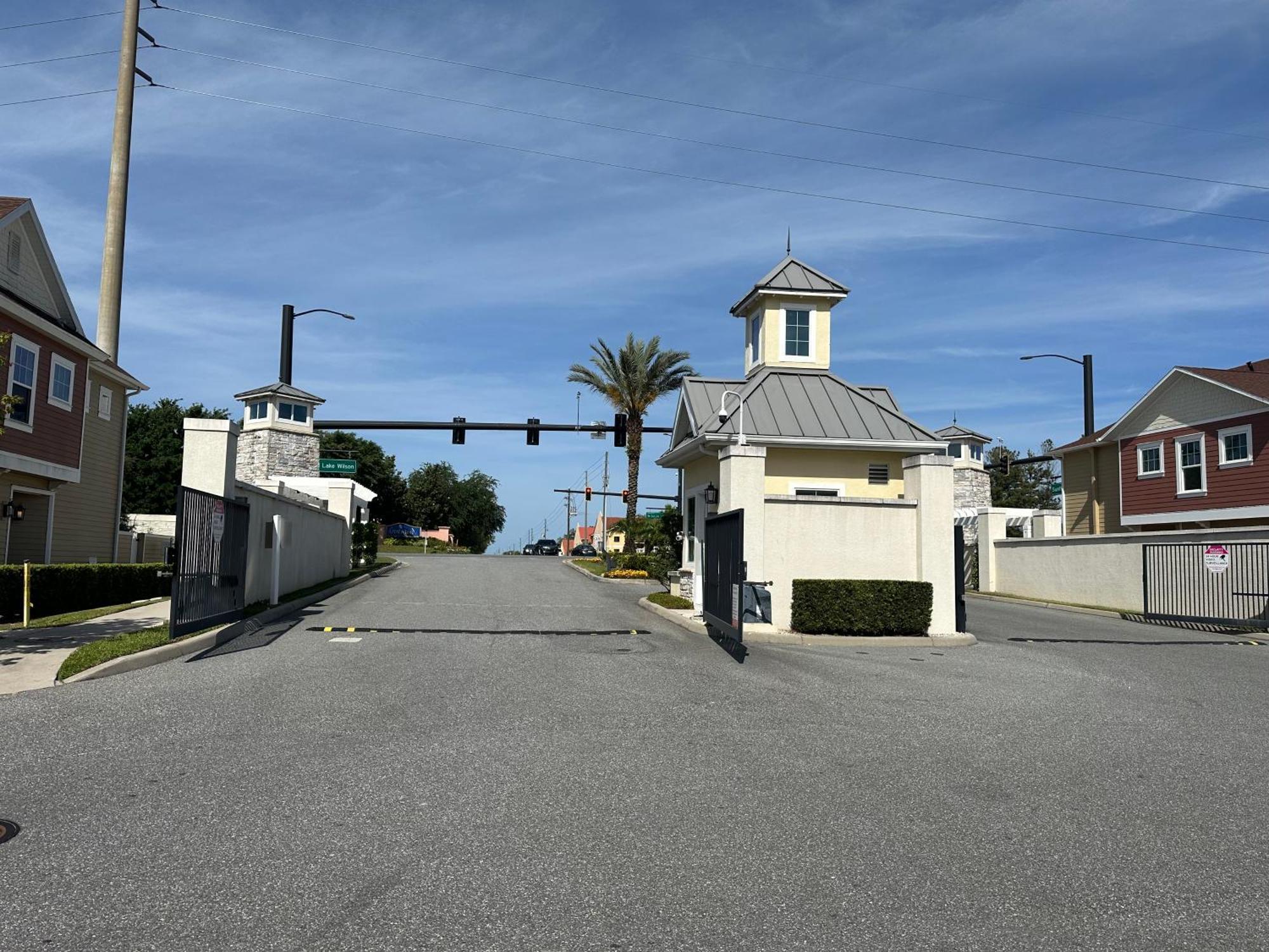 4br Retreat Gated With Pool & Hot Tub *