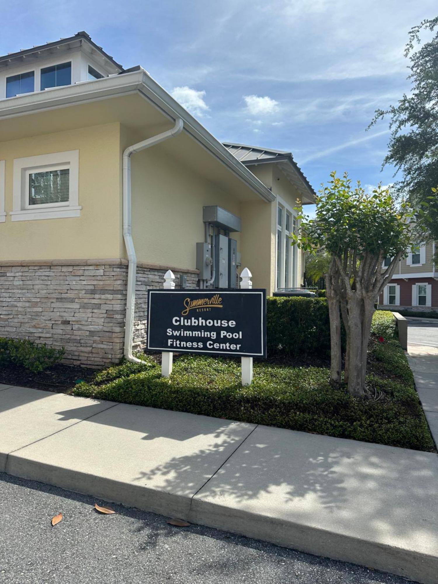 Holiday home 4br Retreat Gated With Pool & Hot Tub Orlando