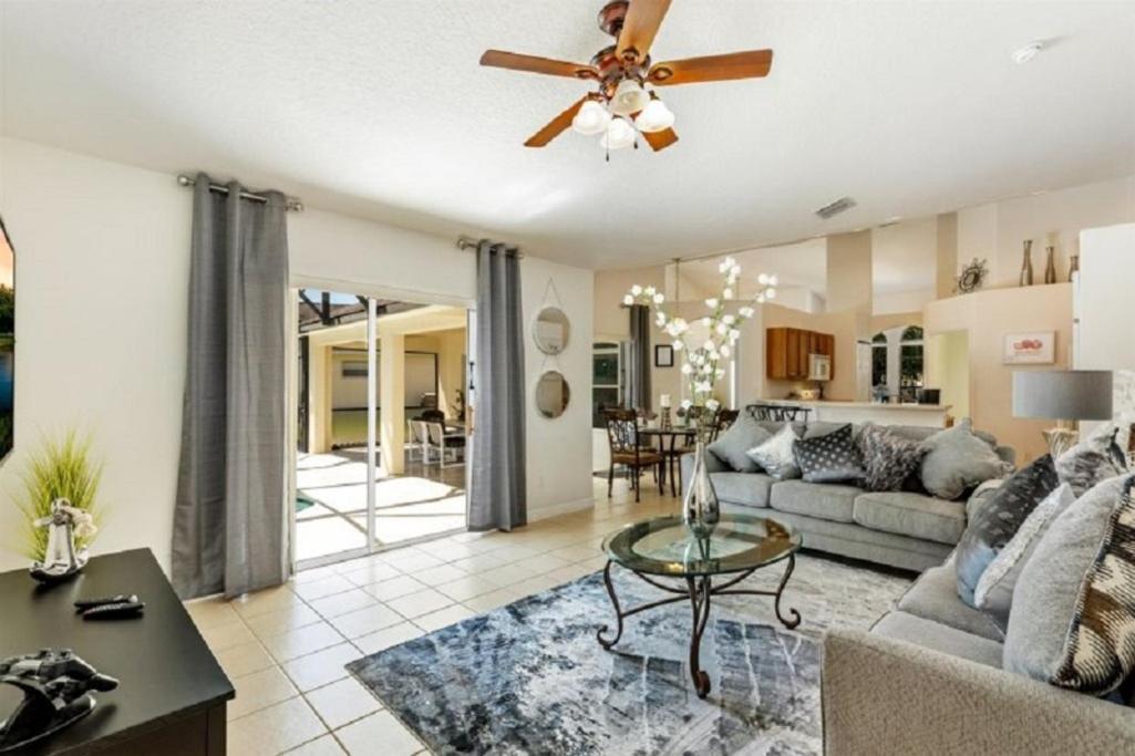 #196-fantastic 6 Bed With Own Private Pool And With No Rear Neighbors Villa *