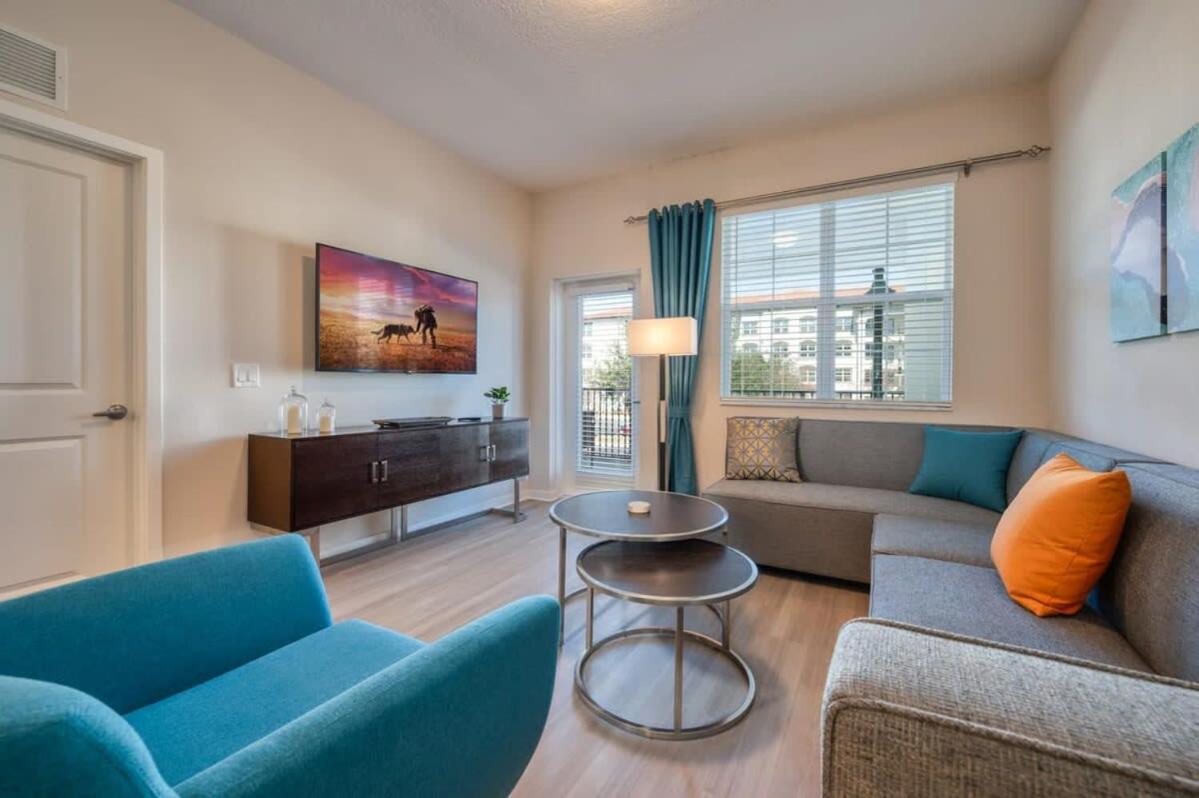 Prime Location-spacious For 8 Guests Apartment *