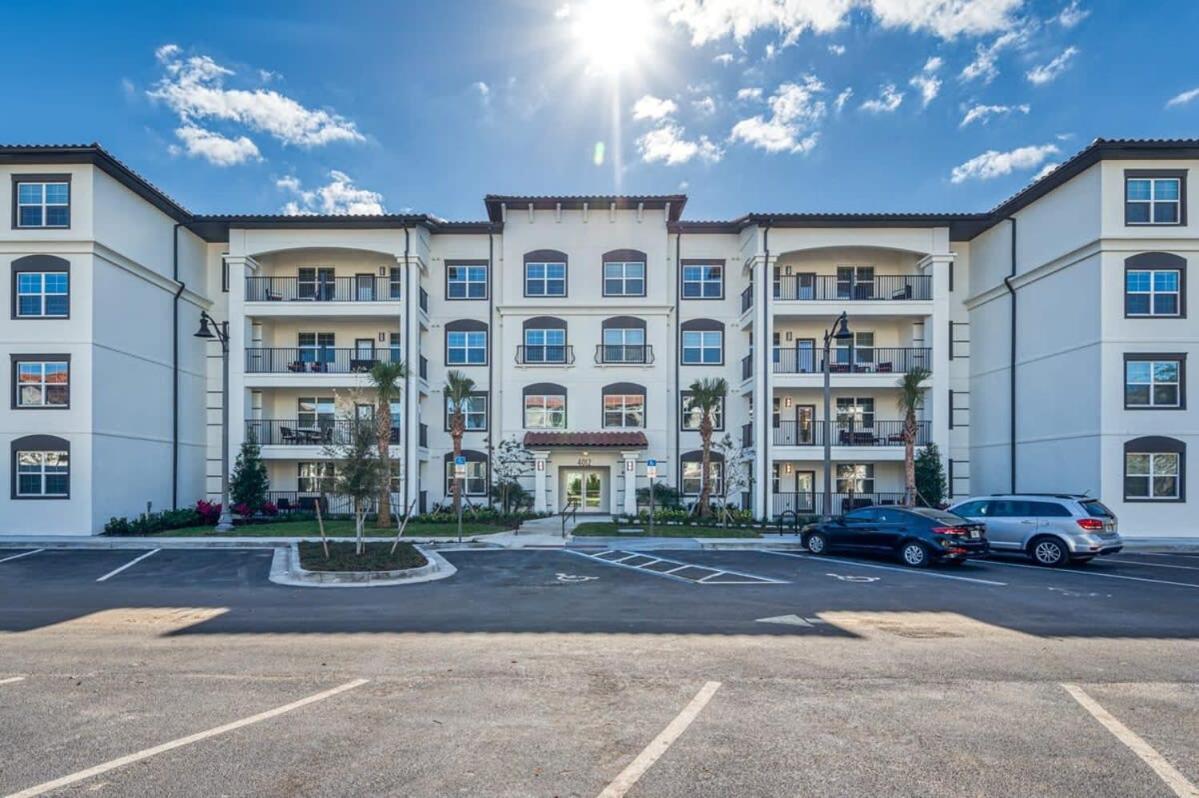 Prime Location-spacious For 8 Guests Apartment