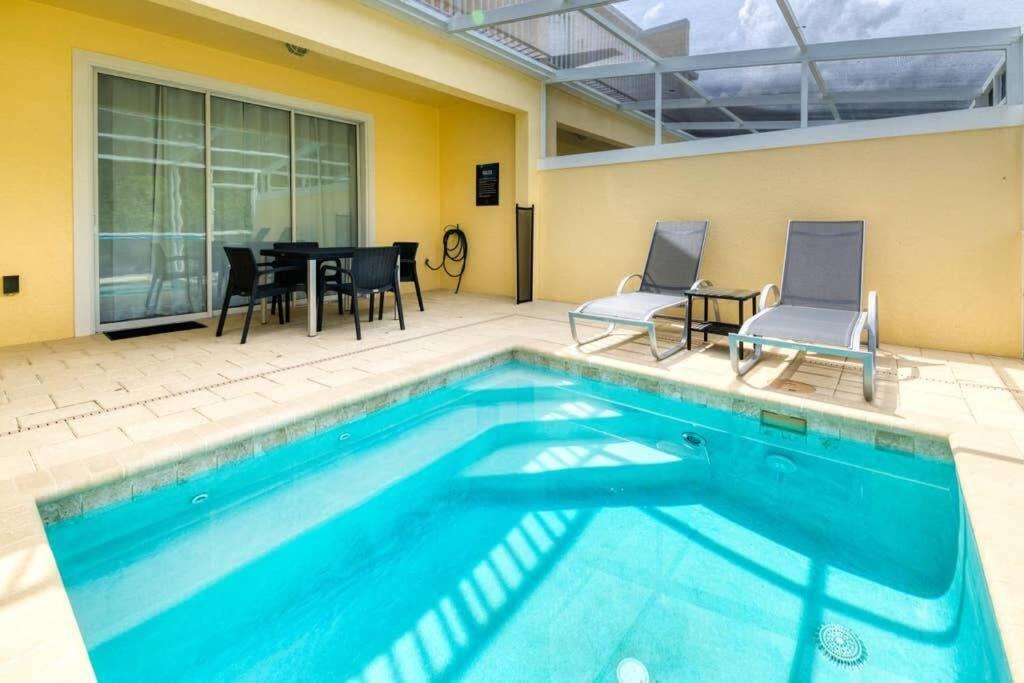 Cozy Private Pool Prime Spot Holiday home