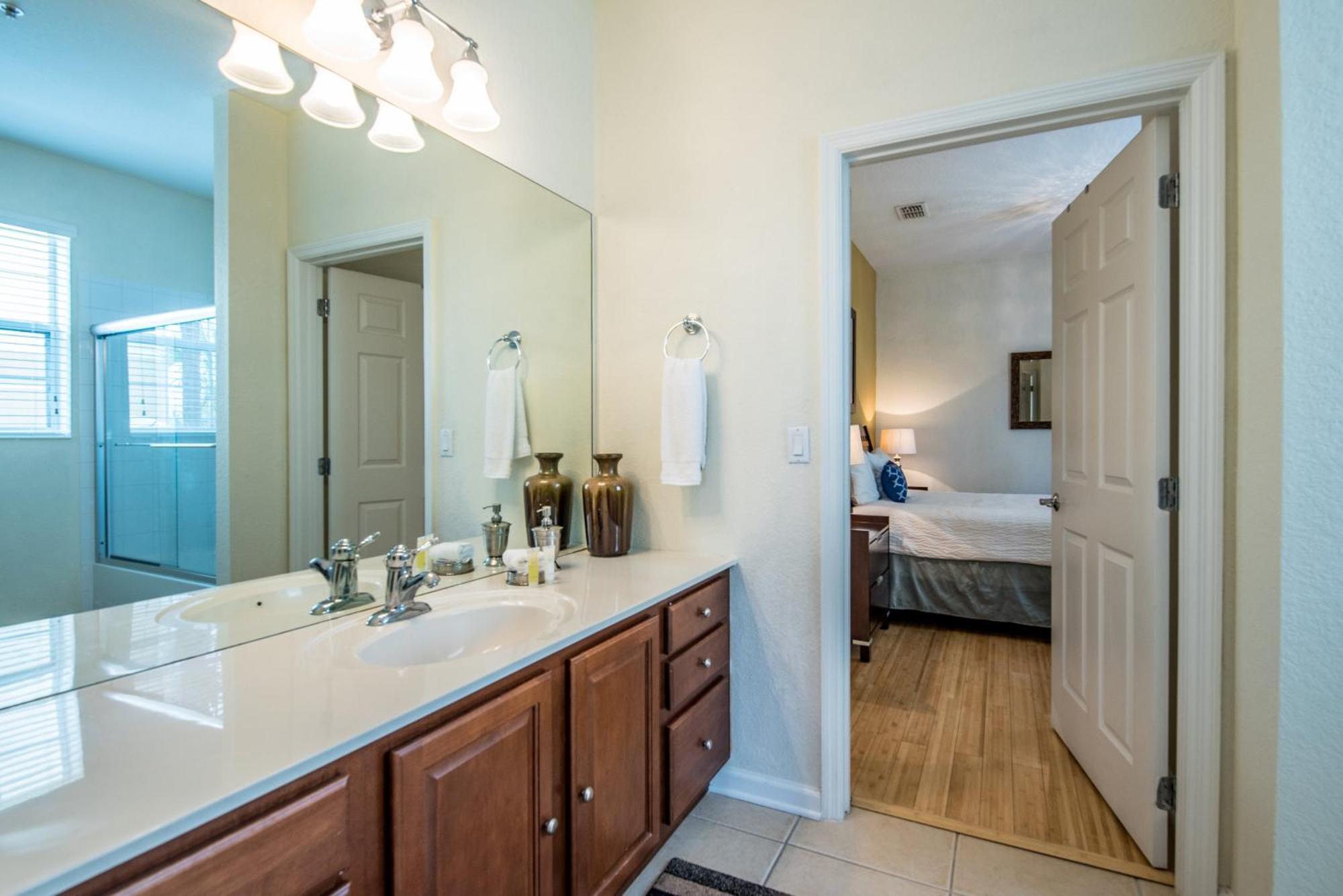 Vista Cay 77 By Apartment *