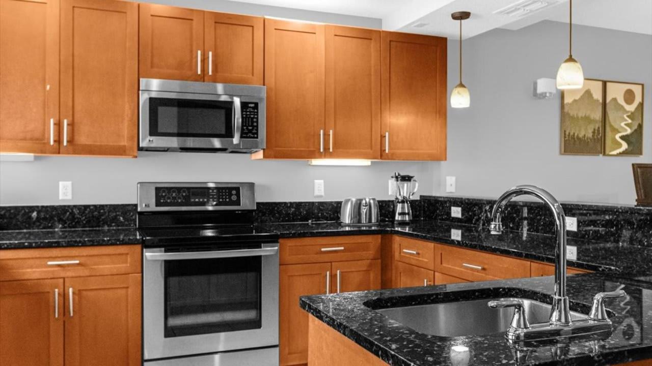 Luxury Townhome - 5 Minutes To * Orlando