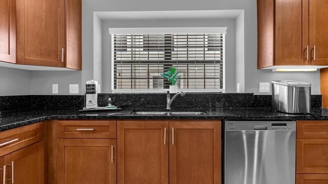 Luxury Townhome - 5 Minutes To Orlando