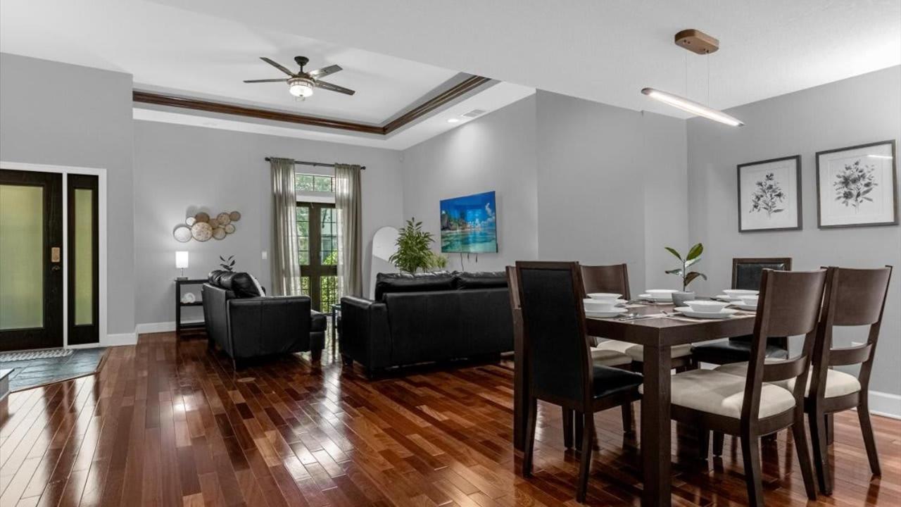 Holiday home Luxury Townhome - 5 Minutes To