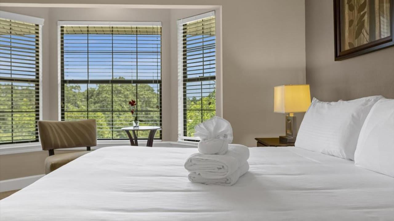 Spring Break Retreat - Renovated Townhome By