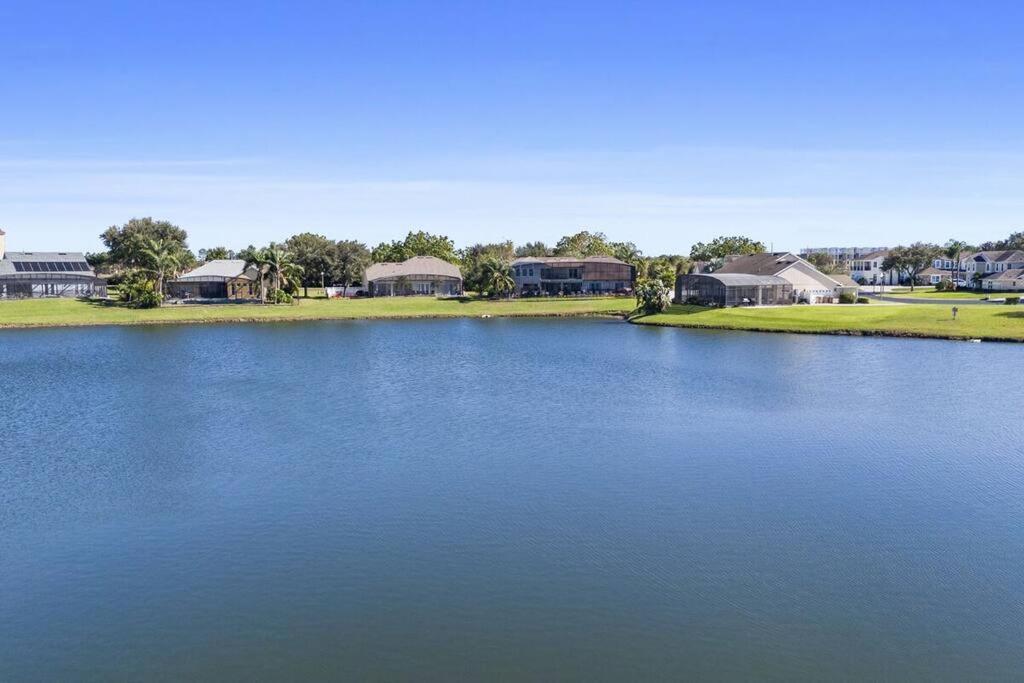 Holiday home Mickeys Waterside - Gorgeous Waterside Southeast Facing 9br Pool & Hot Tub Bbq Cinema Rm 2 Miles To