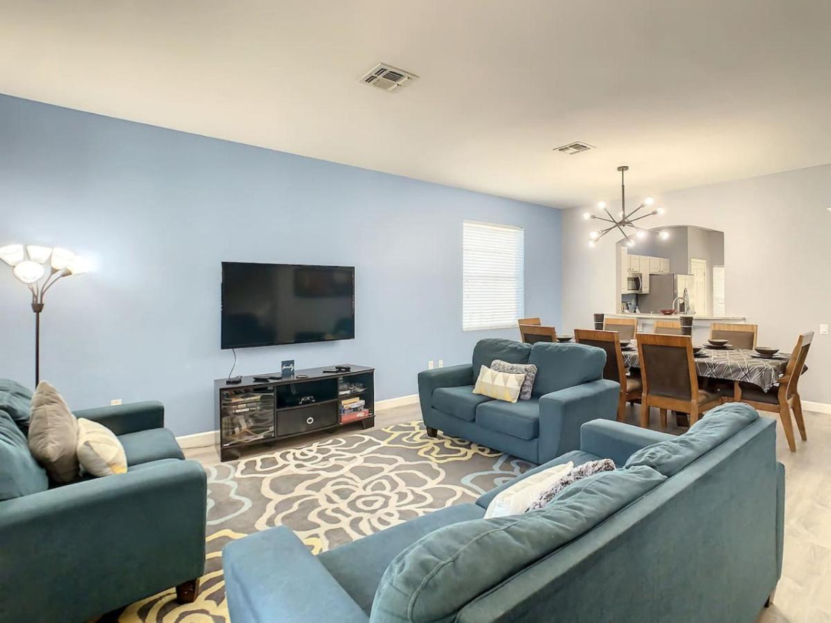 Windsor Hills Star Wars, Frozen, Mickey 2mi Holiday home *