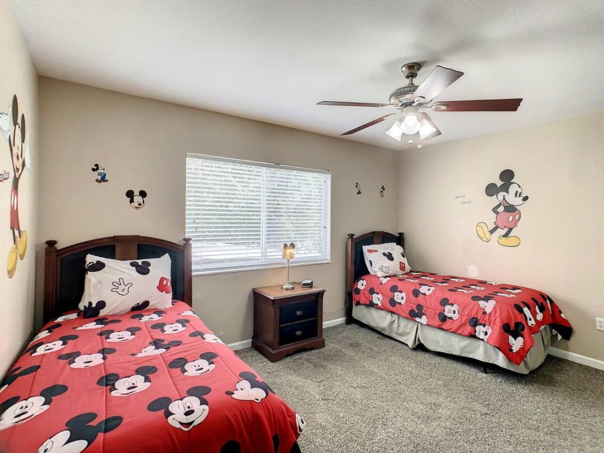 Windsor Hills Star Wars, Frozen, Mickey 2mi