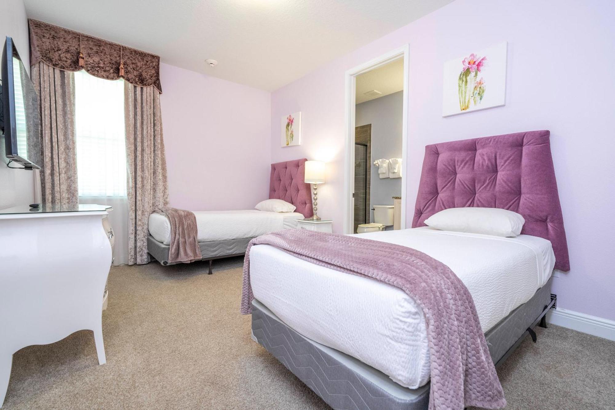 Holiday home Ultimate Oasis Getaway - 9 Bed Close To