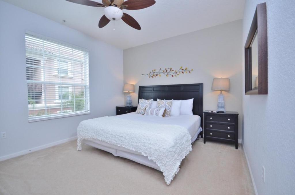 Apartment Beautiful Modern Condo, Near Parks-2012 Orlando
