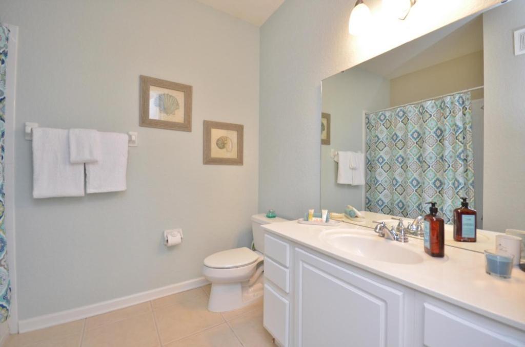 Beautiful Modern Condo, Near Parks-2012 Orlando