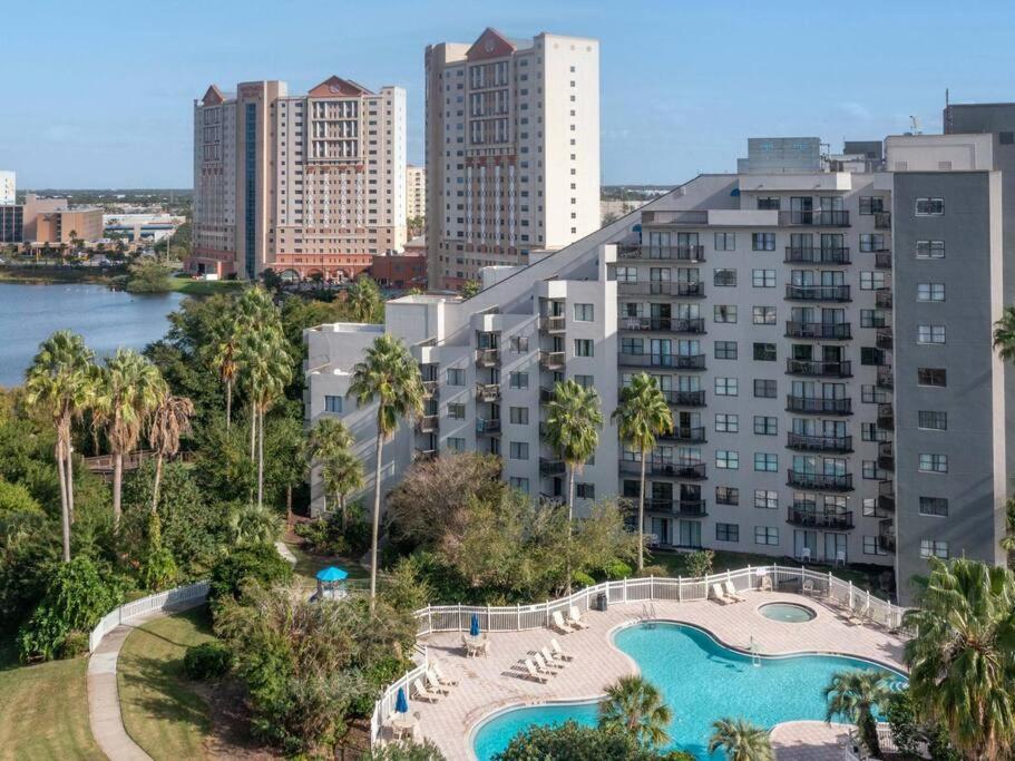 Apartment 6165 Cozy 3 Min Universal *