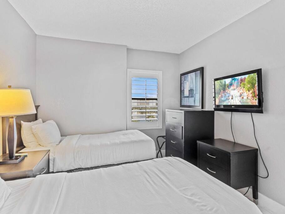 Apartment 6165 Cozy 3 Min Universal *