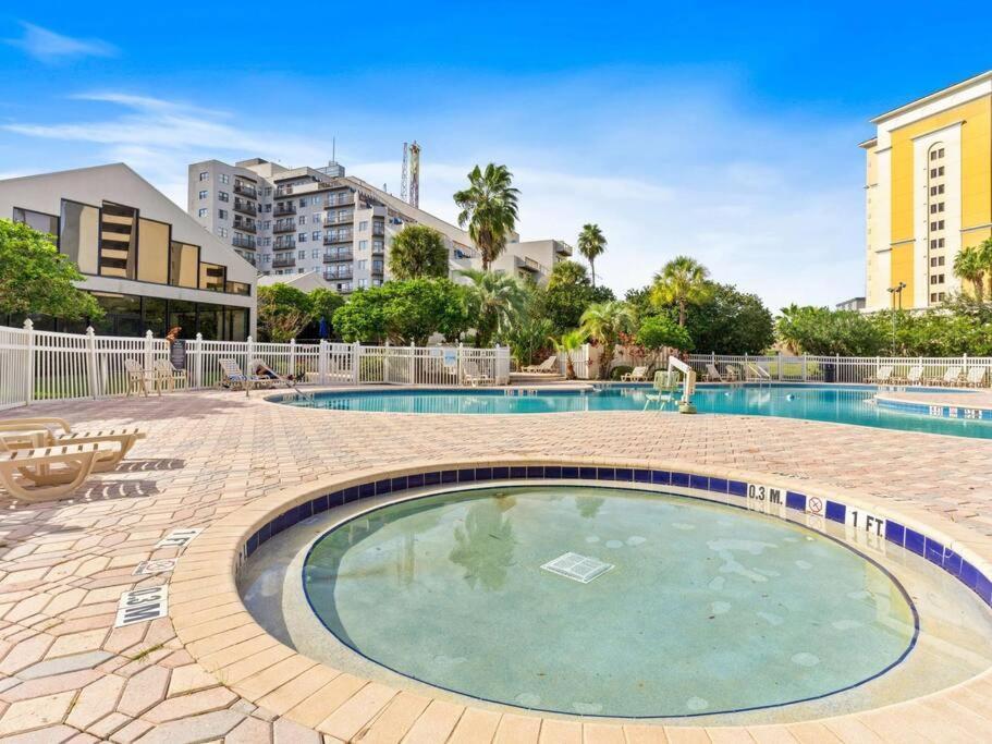 Apartment 6165 Cozy 3 Min Universal *