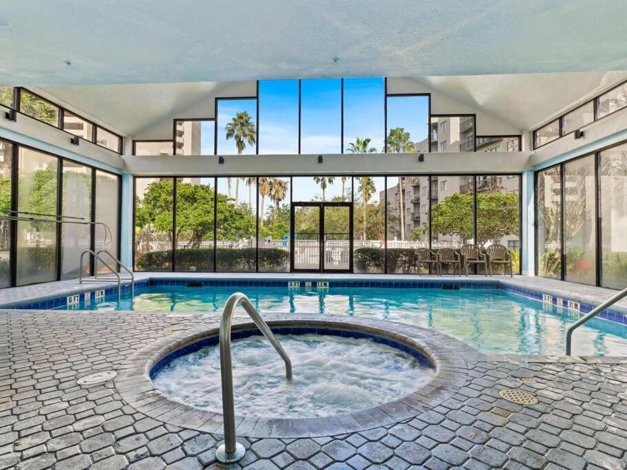 Apartment 6165 Cozy 3 Min Universal *