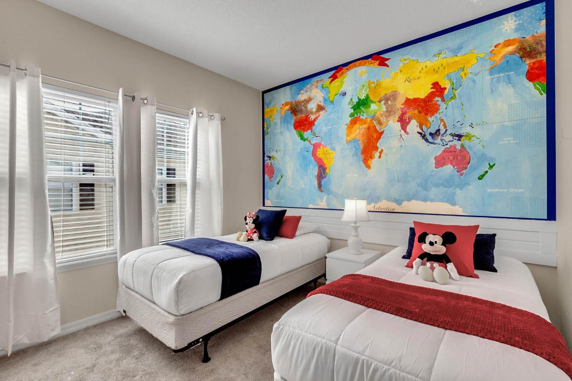 4 Bedrooms - 3 Bathrooms - Lucaya Village 15-101 Orlando
