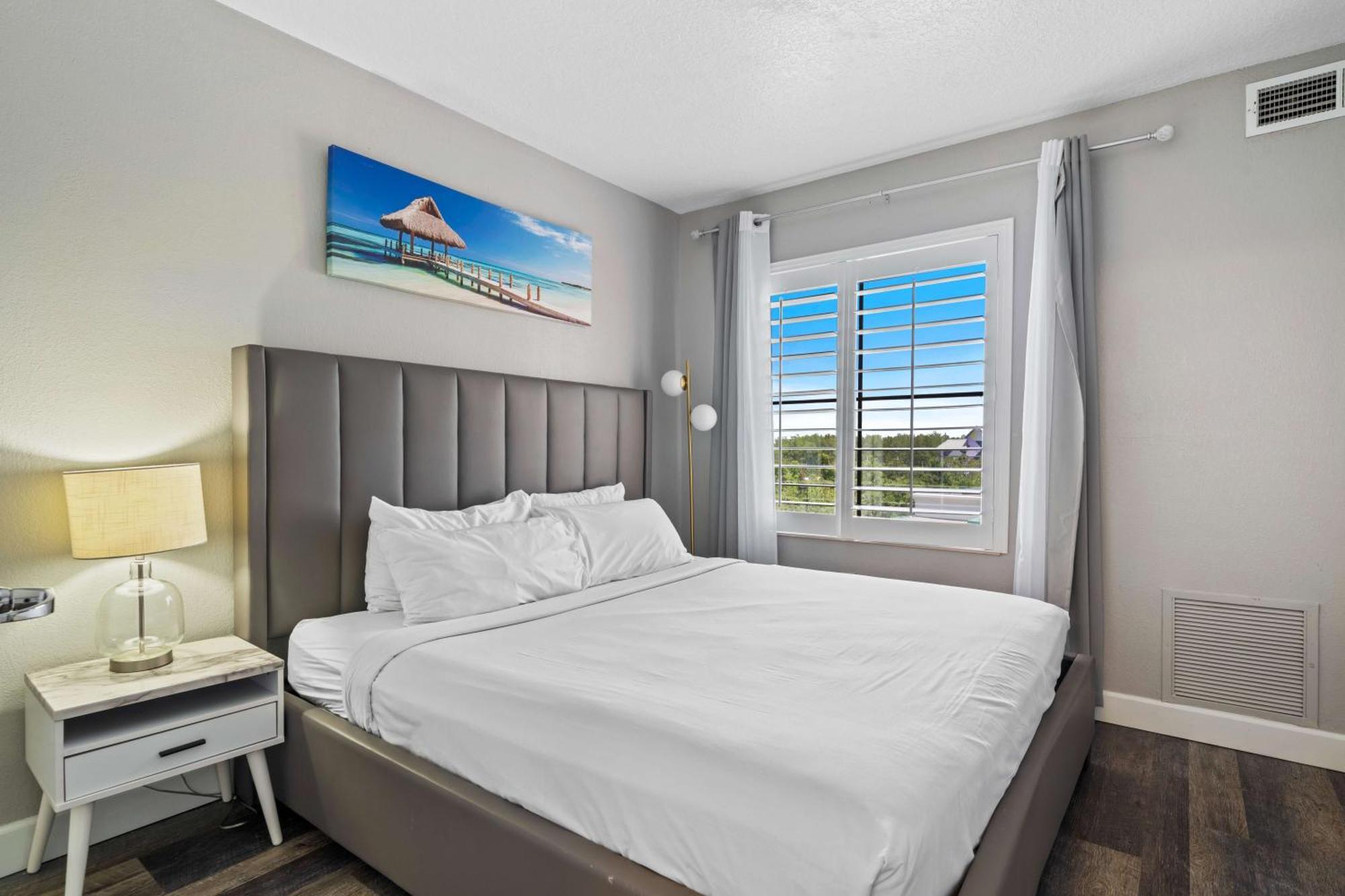 7601 Canada Avenue 433 * Orlando