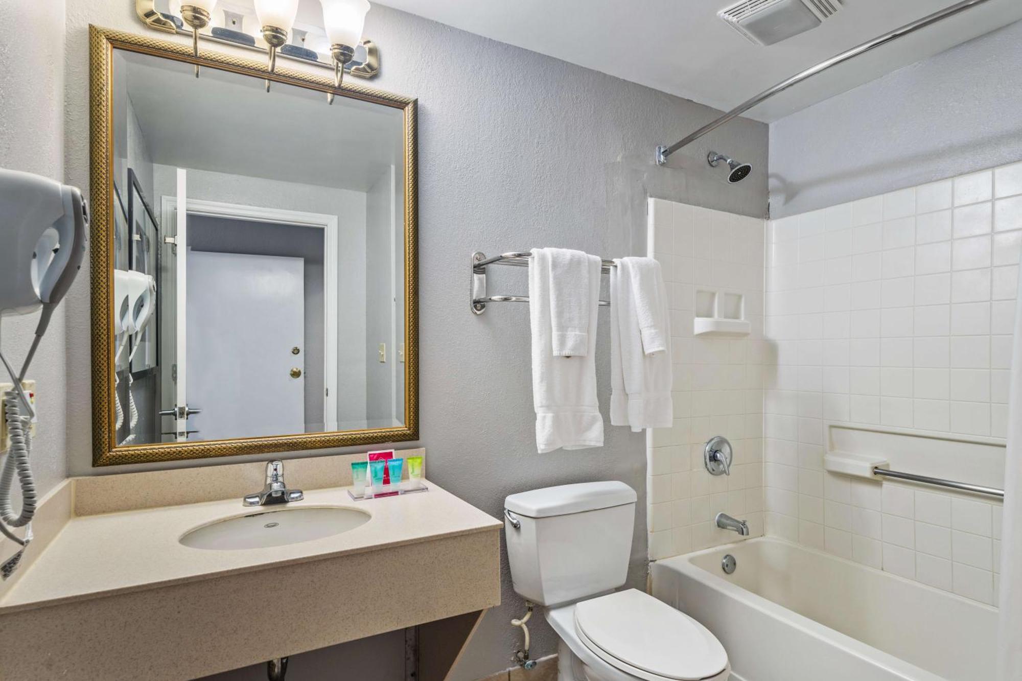7601 Canada Avenue 433 Apartment