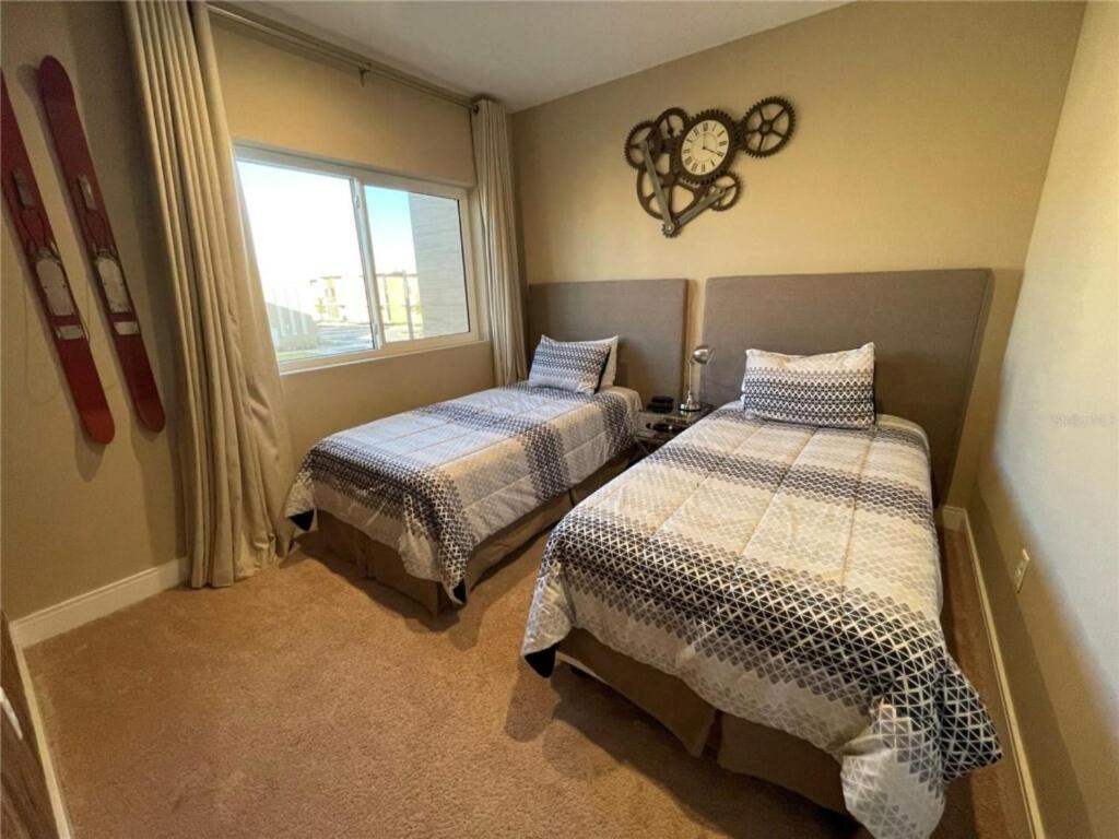 Luxurious Townhouse At Magic Village *