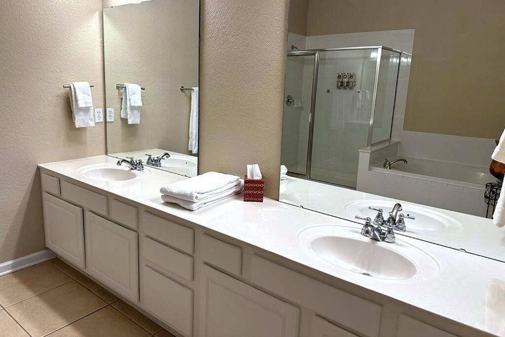 Holiday home Harry Potter-themed, View, Spacious Near Universal With Extra Amenities