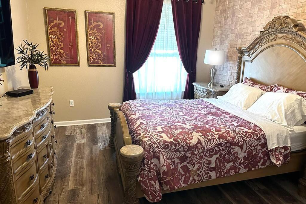 Harry Potter-themed, View, Spacious Near Universal With Extra Amenities *