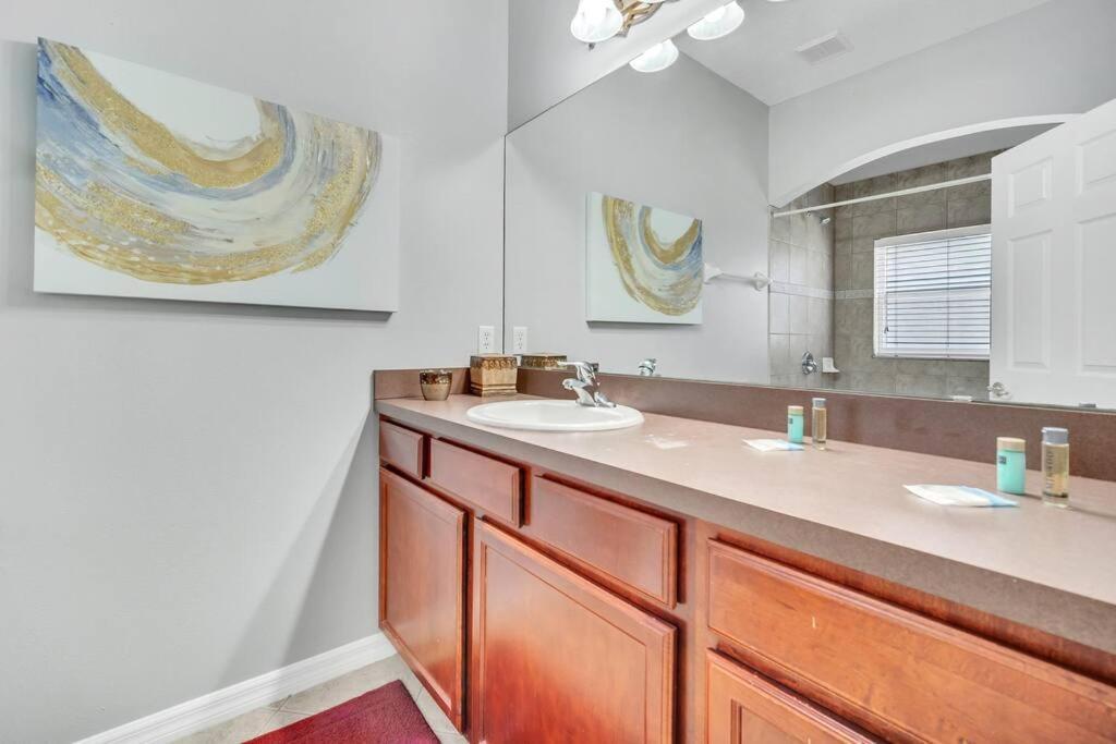 Beautiful 6br Near