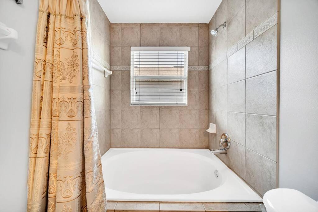Beautiful 6br Near *