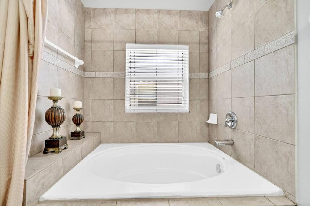 Beautiful 6br Near *