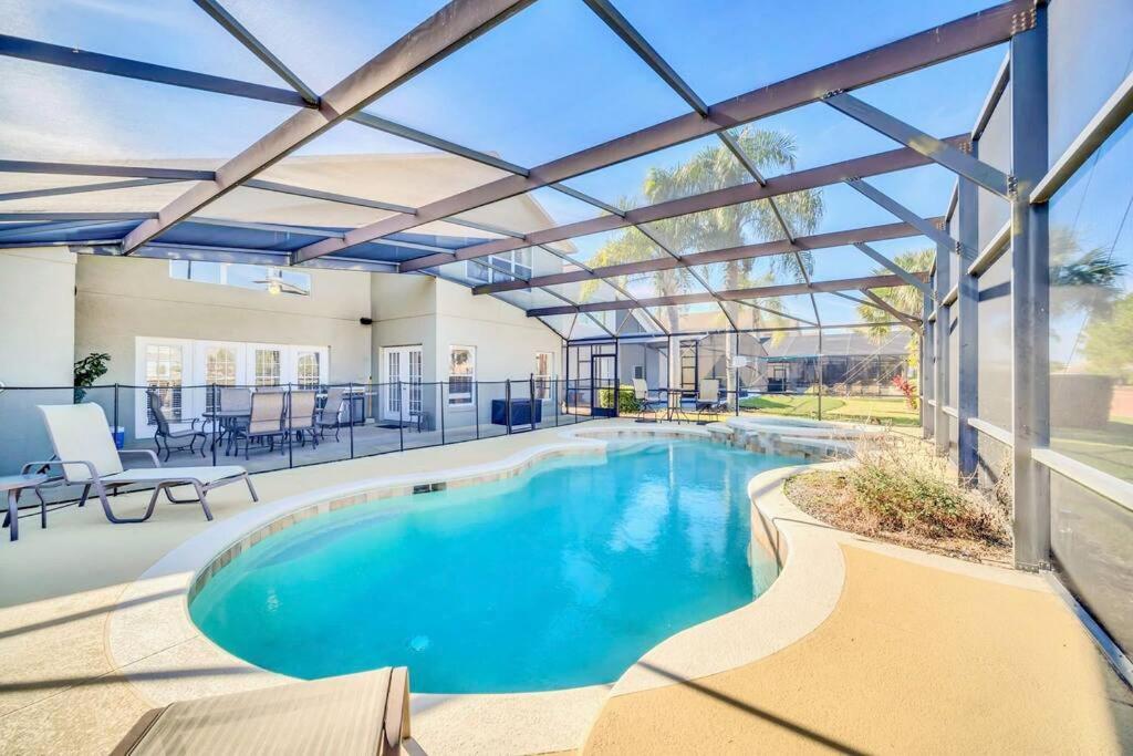 Beautiful 6br Near Villa