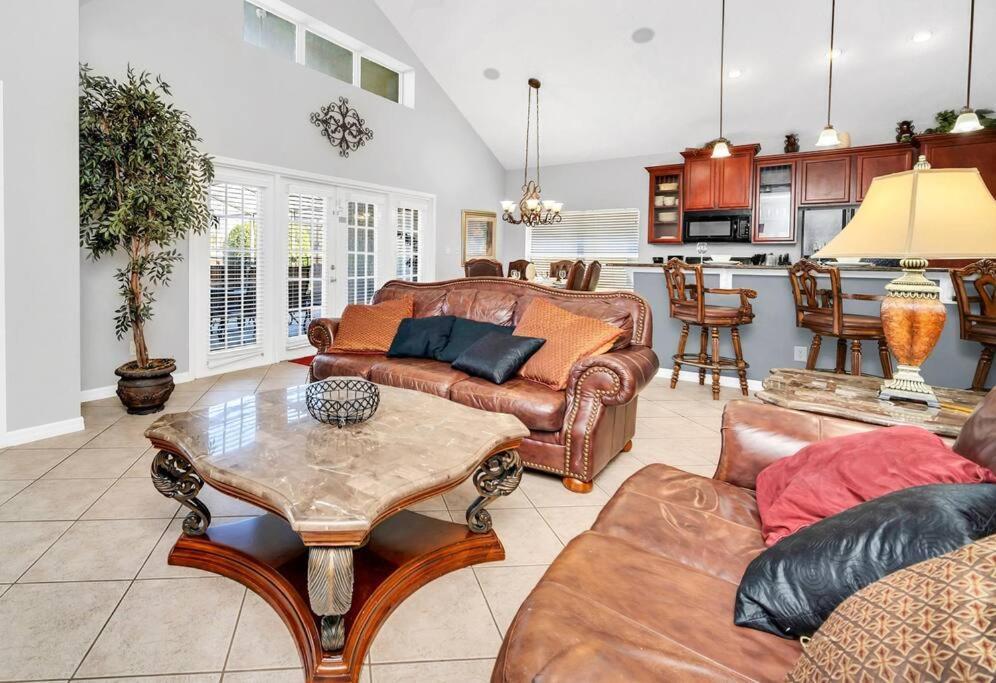 Beautiful 6br Near *