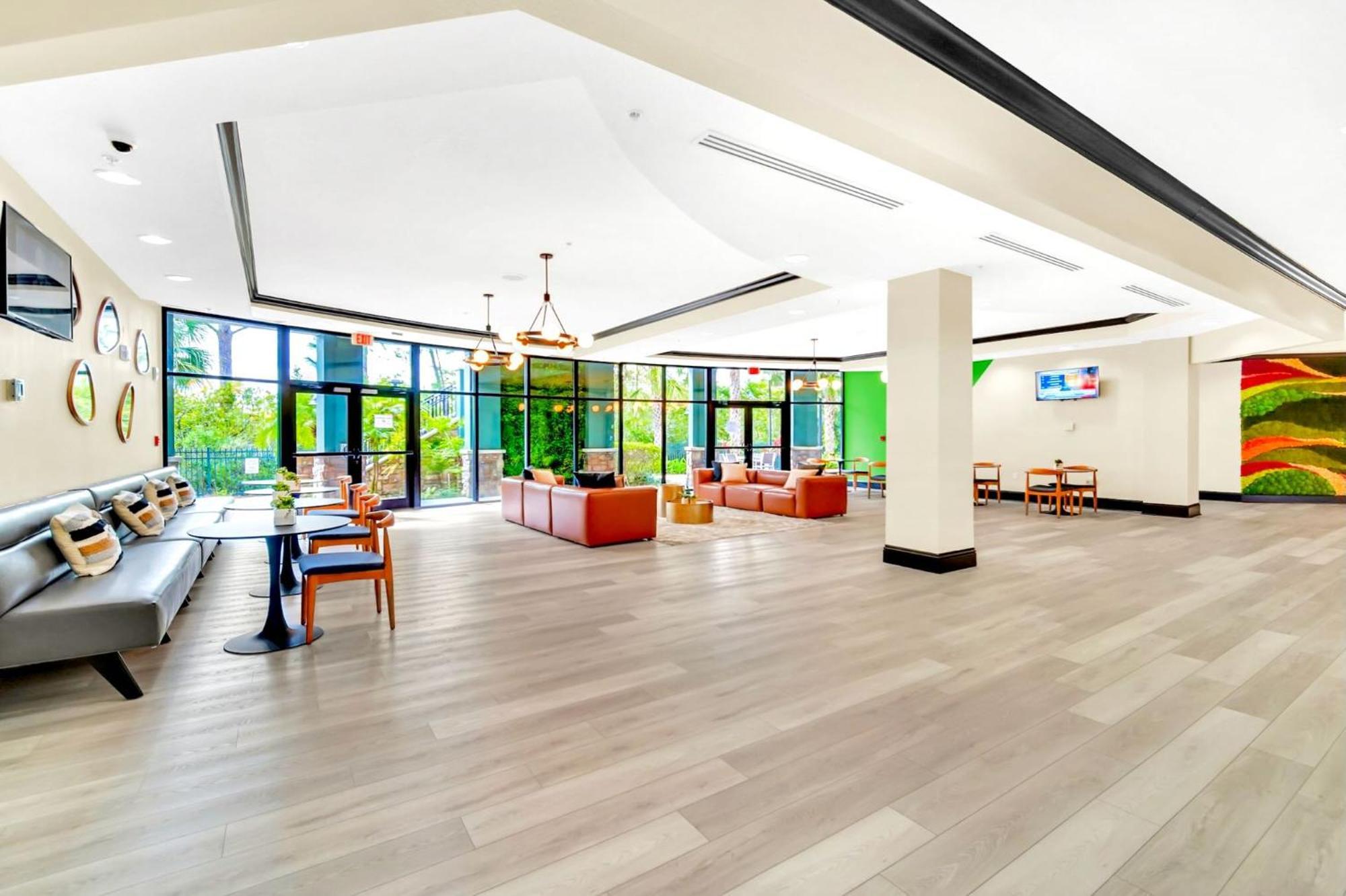 Bright & Modern 2br With Pool & Hot Tub, Near Disney! *