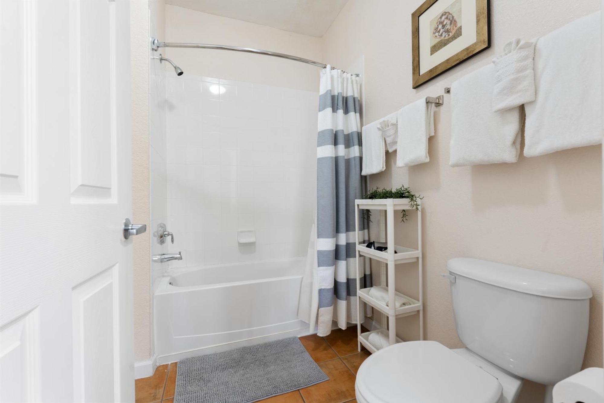 Lovely Grove By Disney & Water Parks Apartment