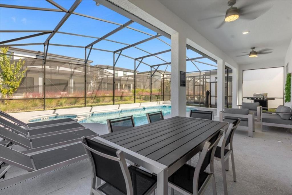 8 Bedrooms- 8 Bathrooms- Paradiso Grande 5912 Hs Holiday home Orlando