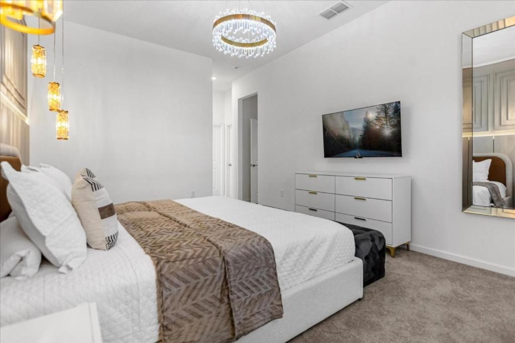 Holiday home 8 Bedrooms- 8 Bathrooms- Paradiso Grande 5912 Hs Orlando