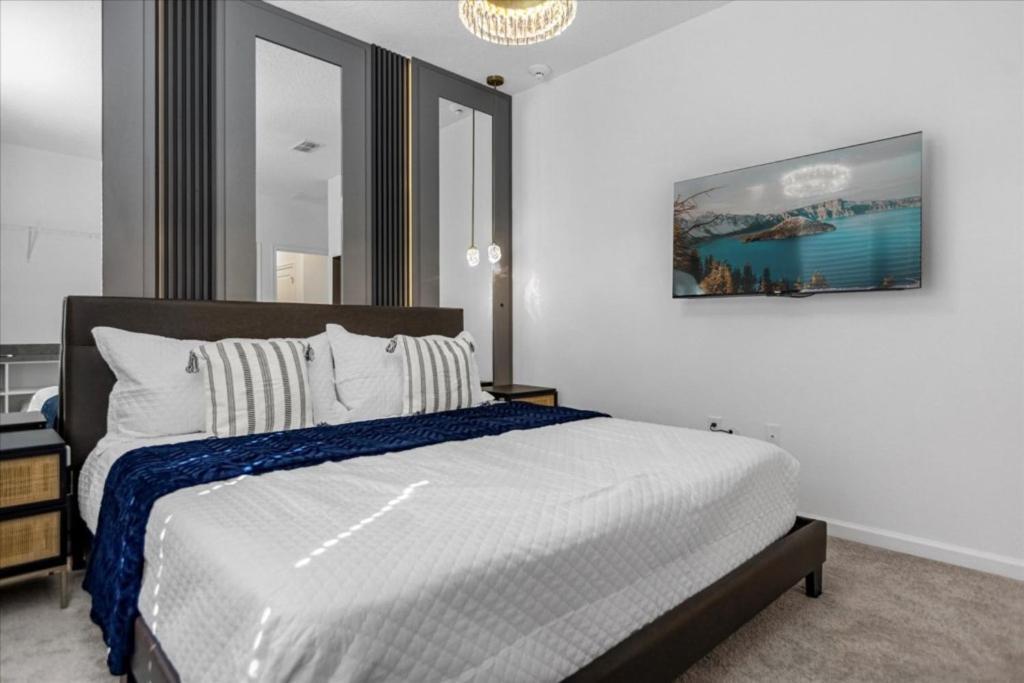 8 Bedrooms- 8 Bathrooms- Paradiso Grande 5912 Hs