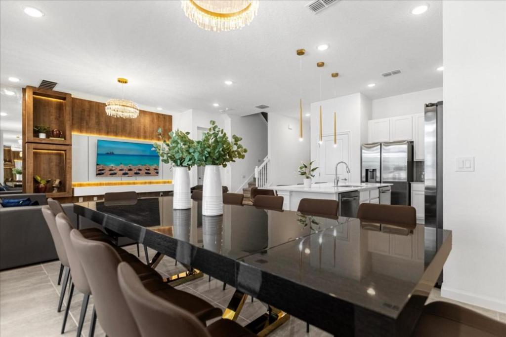 8 Bedrooms- 8 Bathrooms- Paradiso Grande 5912 Hs Holiday home *