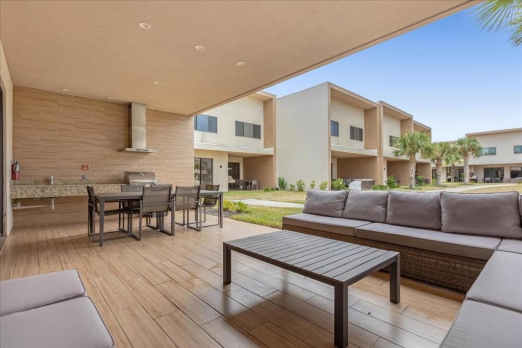 3 Bedrooms- 3,5 Bathrooms- Magic Village 7584 Bd Holiday home *