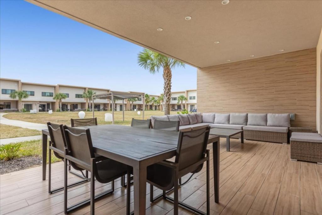 3 Bedrooms- 3,5 Bathrooms- Magic Village 7584 Bd Holiday home *