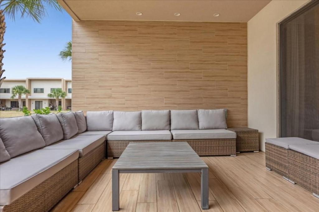 3 Bedrooms- 3,5 Bathrooms- Magic Village 7584 Bd *