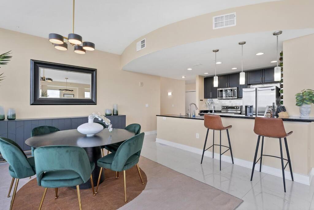 Apartment Downtown New Modern Spacious 3bdrm 2bath 2000 Sq Ft Orlando