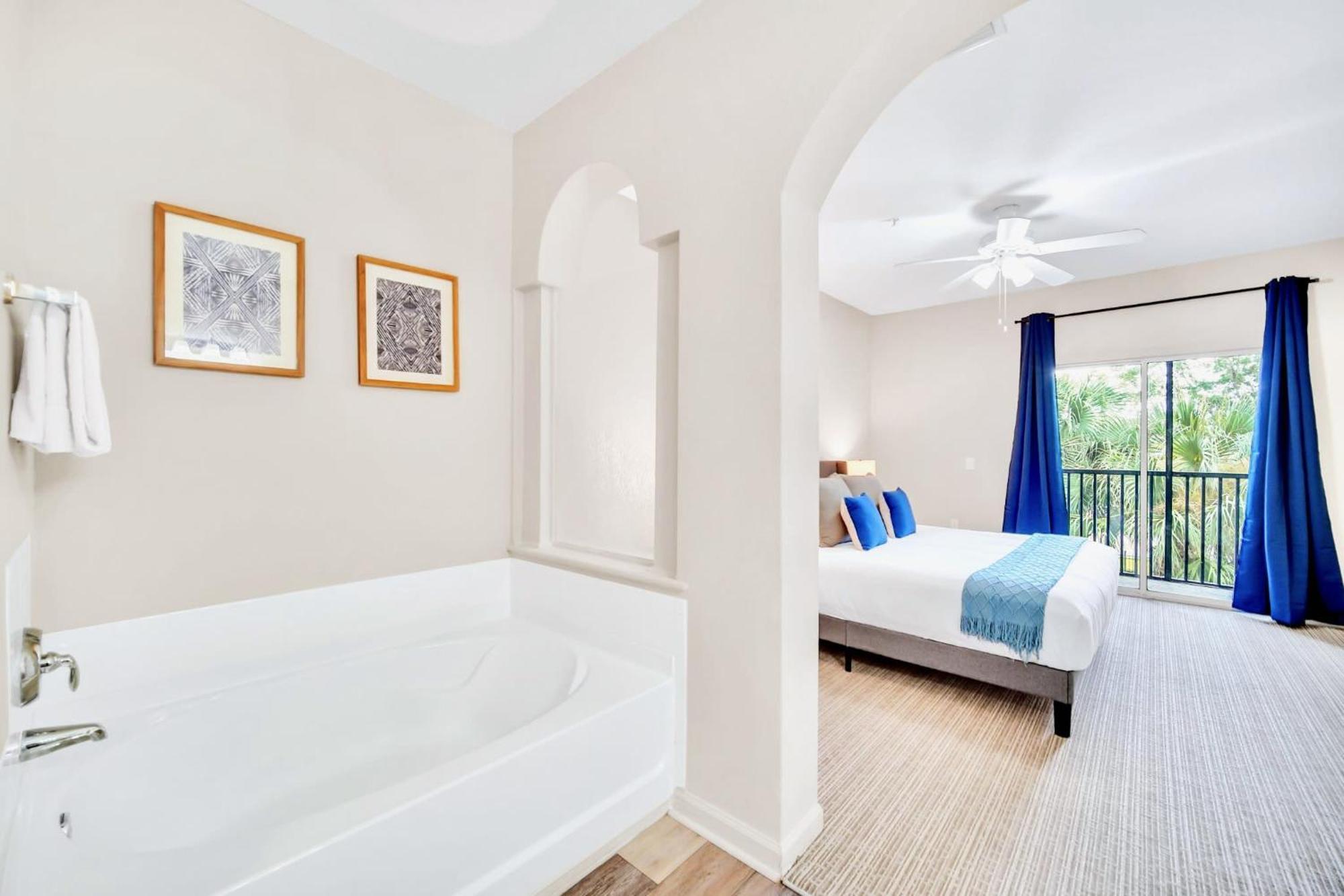 Holiday home 2br Queen Bed - Hot Tub Pool - Near Orlando