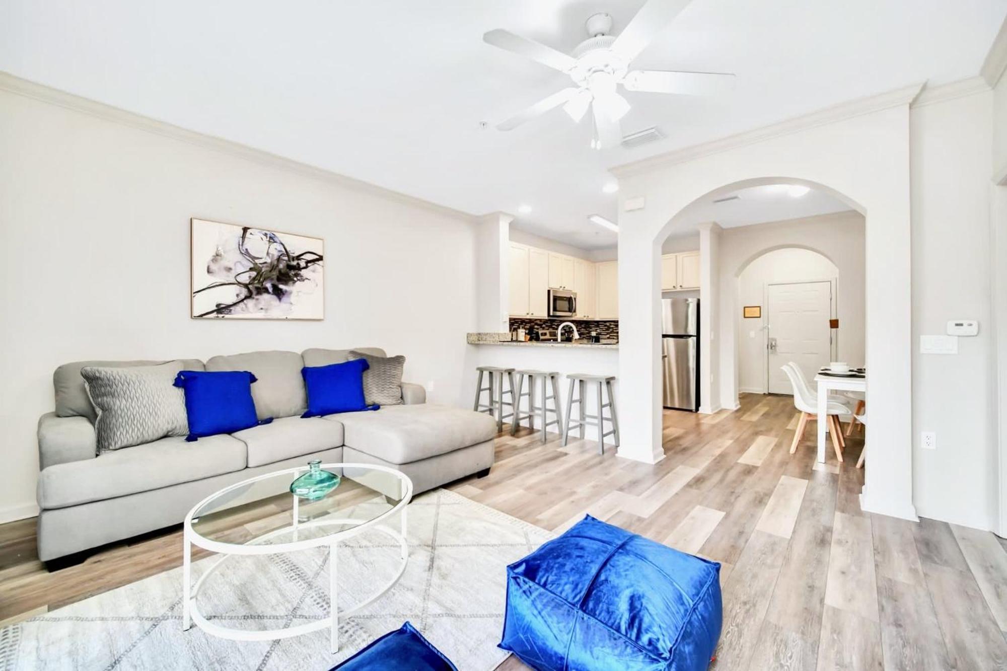 Holiday home 2br Queen Bed - Hot Tub Pool - Near Orlando