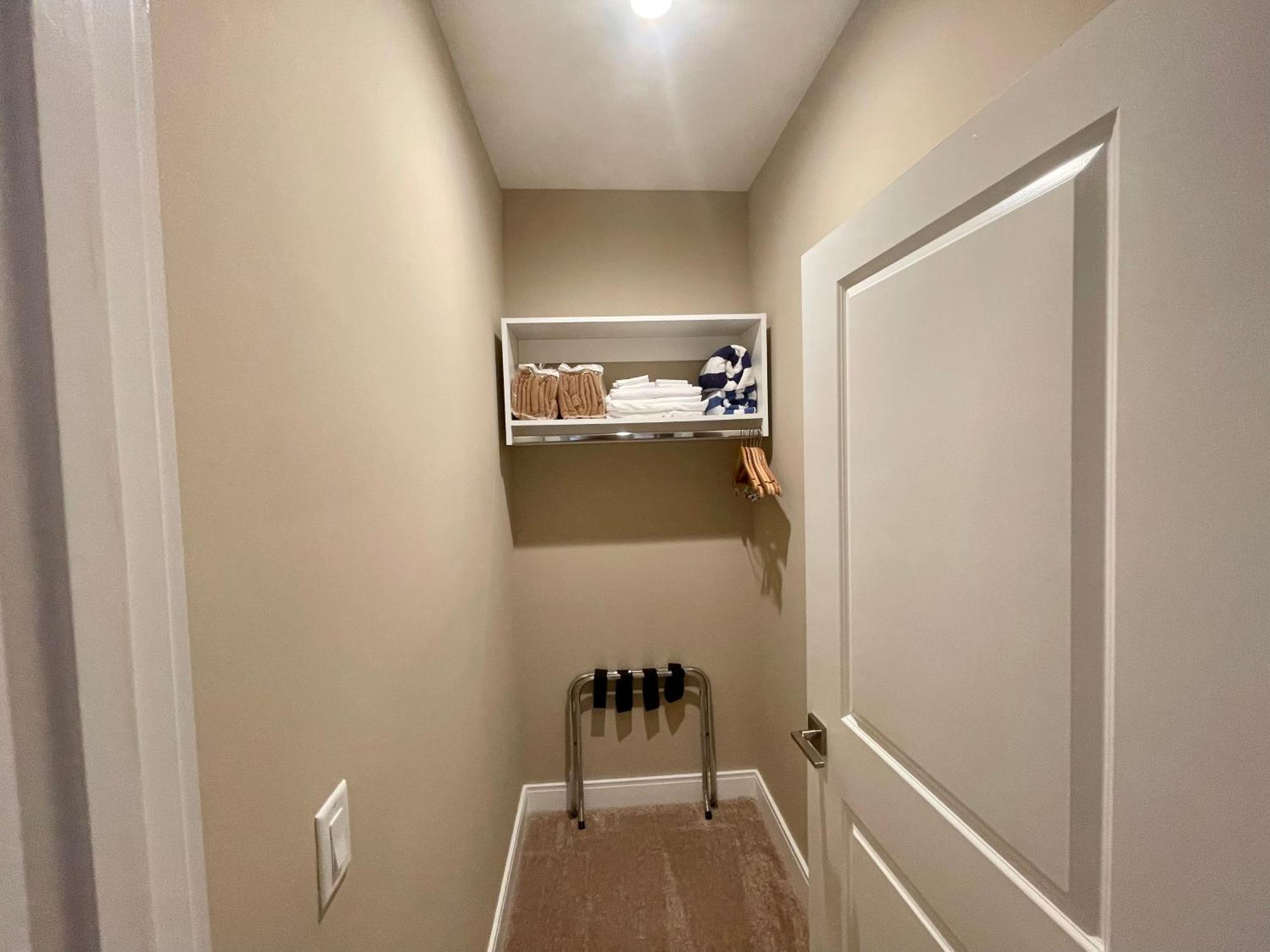 Home In Orlando 7 Min From Disney Parks - 4 Bedrooms With En-Suite Bathrooms!