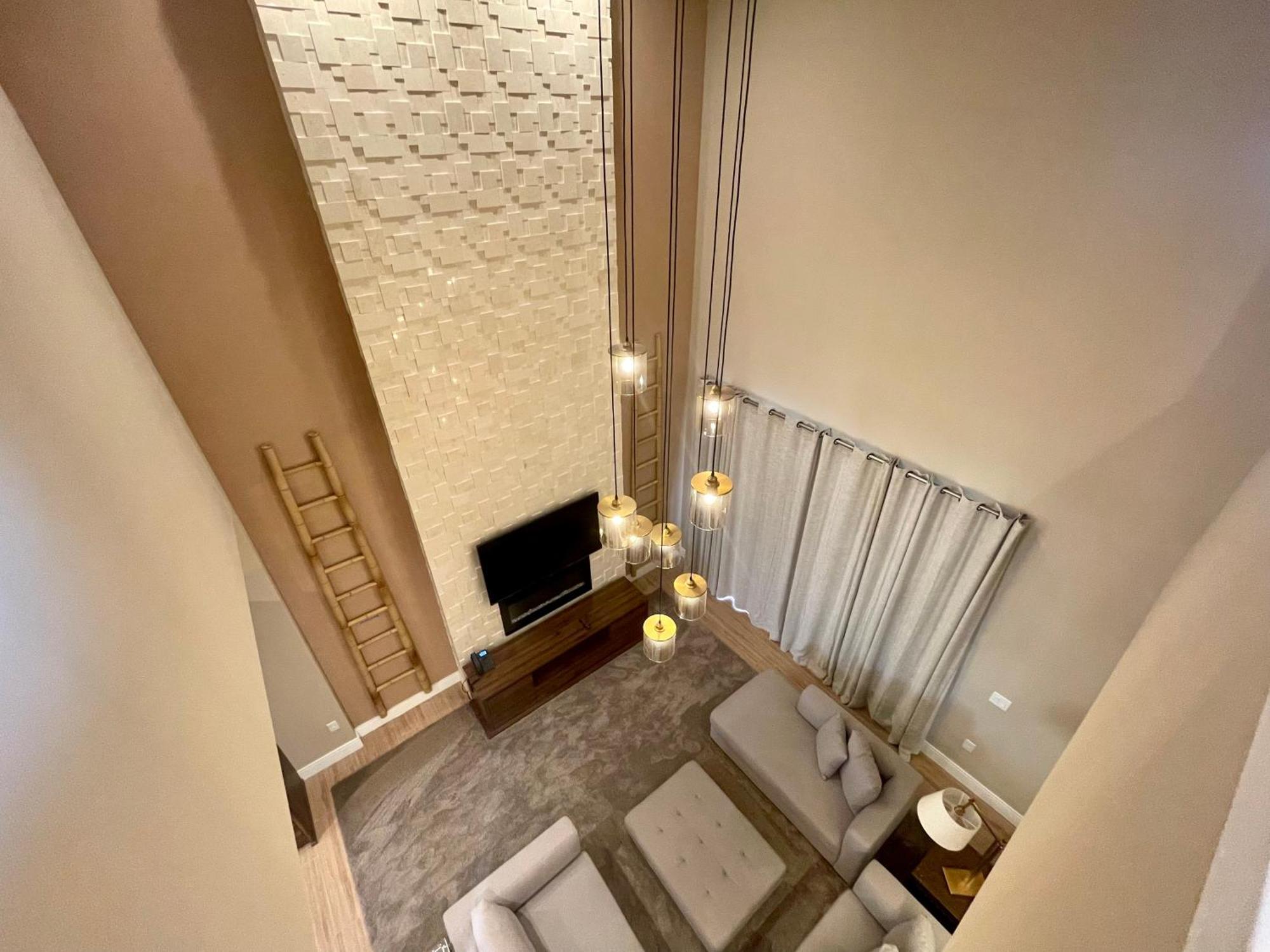 Home In Orlando 7 Min From Disney Parks - 4 Bedrooms With En-Suite Bathrooms!