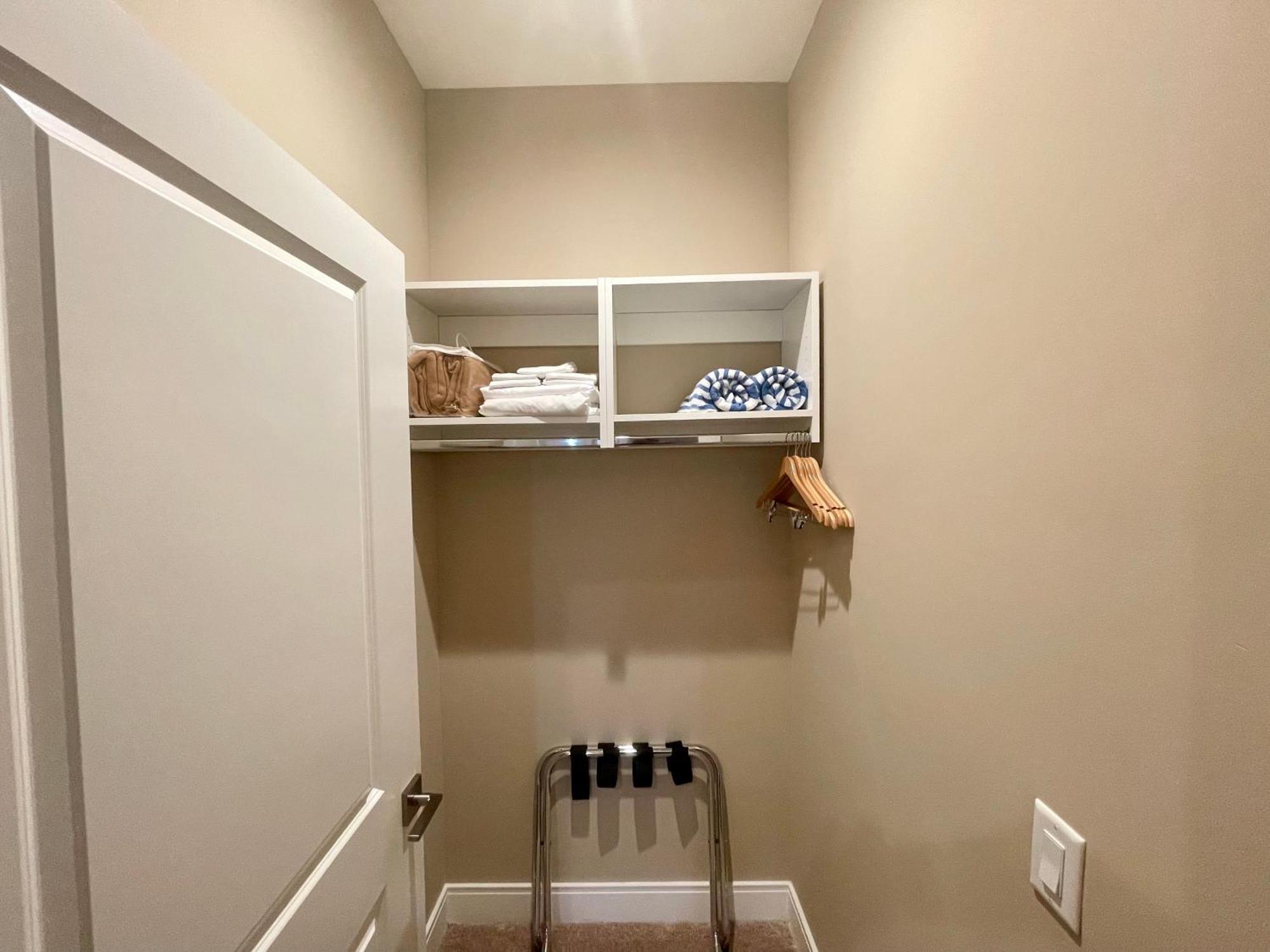 Home In Orlando 7 Min From Disney Parks - 4 Bedrooms With En-Suite Bathrooms! Holiday home