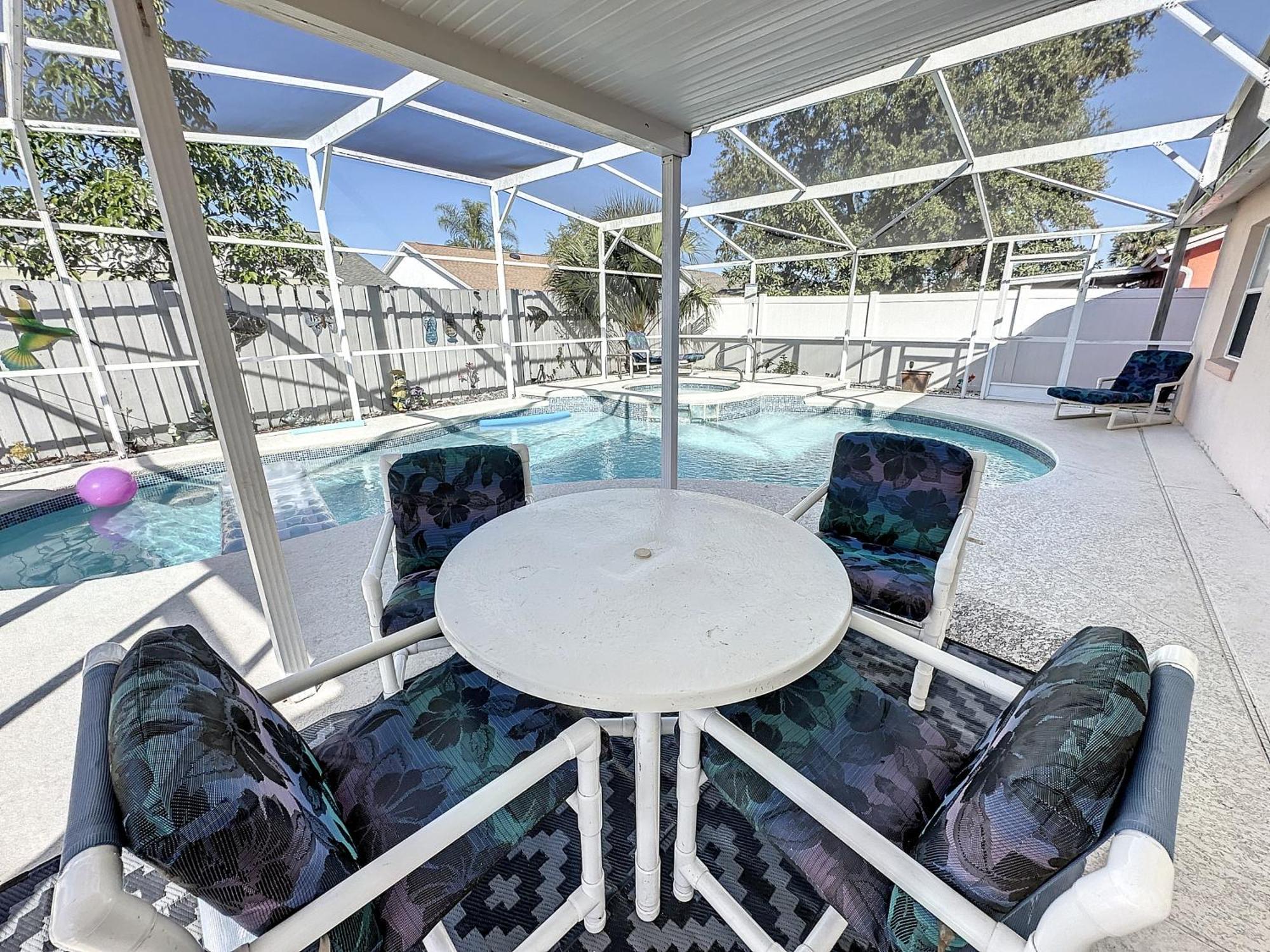 Holiday home Upgraded Game , Pool Spa, Universal , Close By Orlando