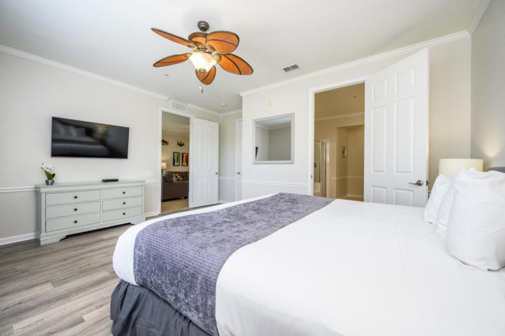 Apartment 3 Bedroom Plus, View Condo, Vista Cay-1008