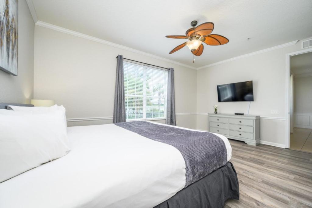 3 Bedroom Plus, View Condo, Vista Cay-1008 Apartment *